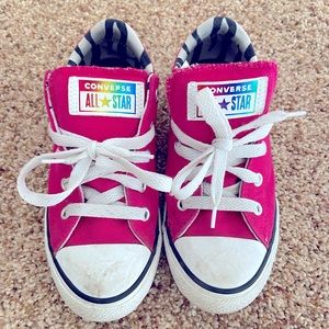 Girls Converse size 1